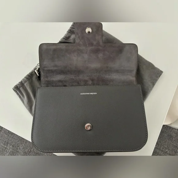 Alexander McQueen insignia purse - Picture 2 of 14